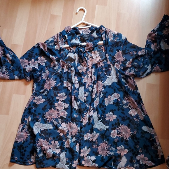 Pattern flowy blouse - Picture 1 of 6